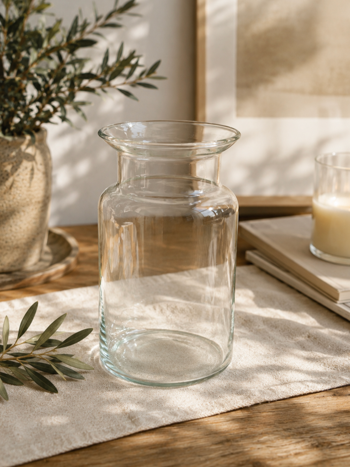 Vase en verre transparent à col évasé — Location